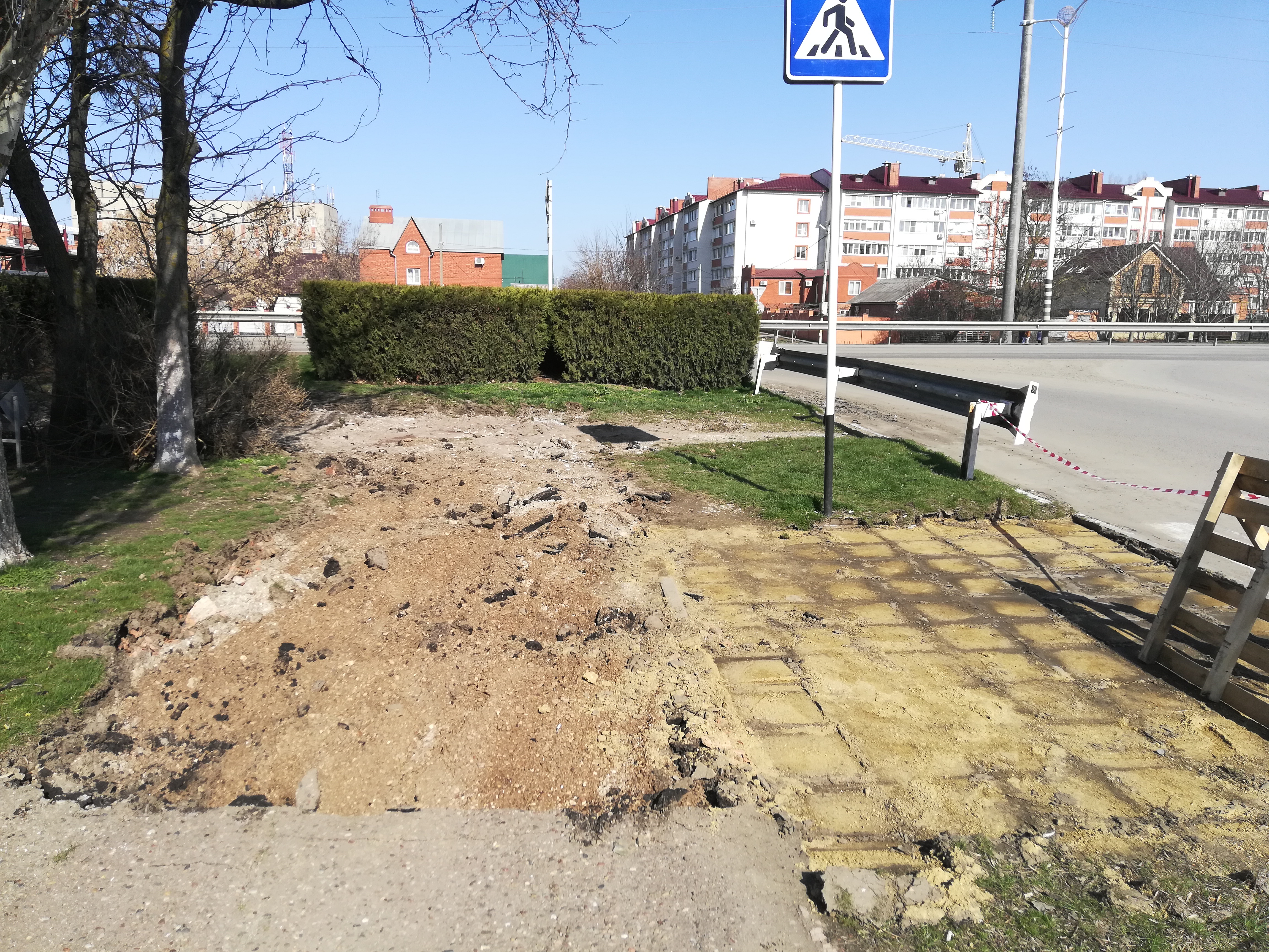 До 31 мая в Ейске будет проведено обустройство тротуара вдоль автовокзала